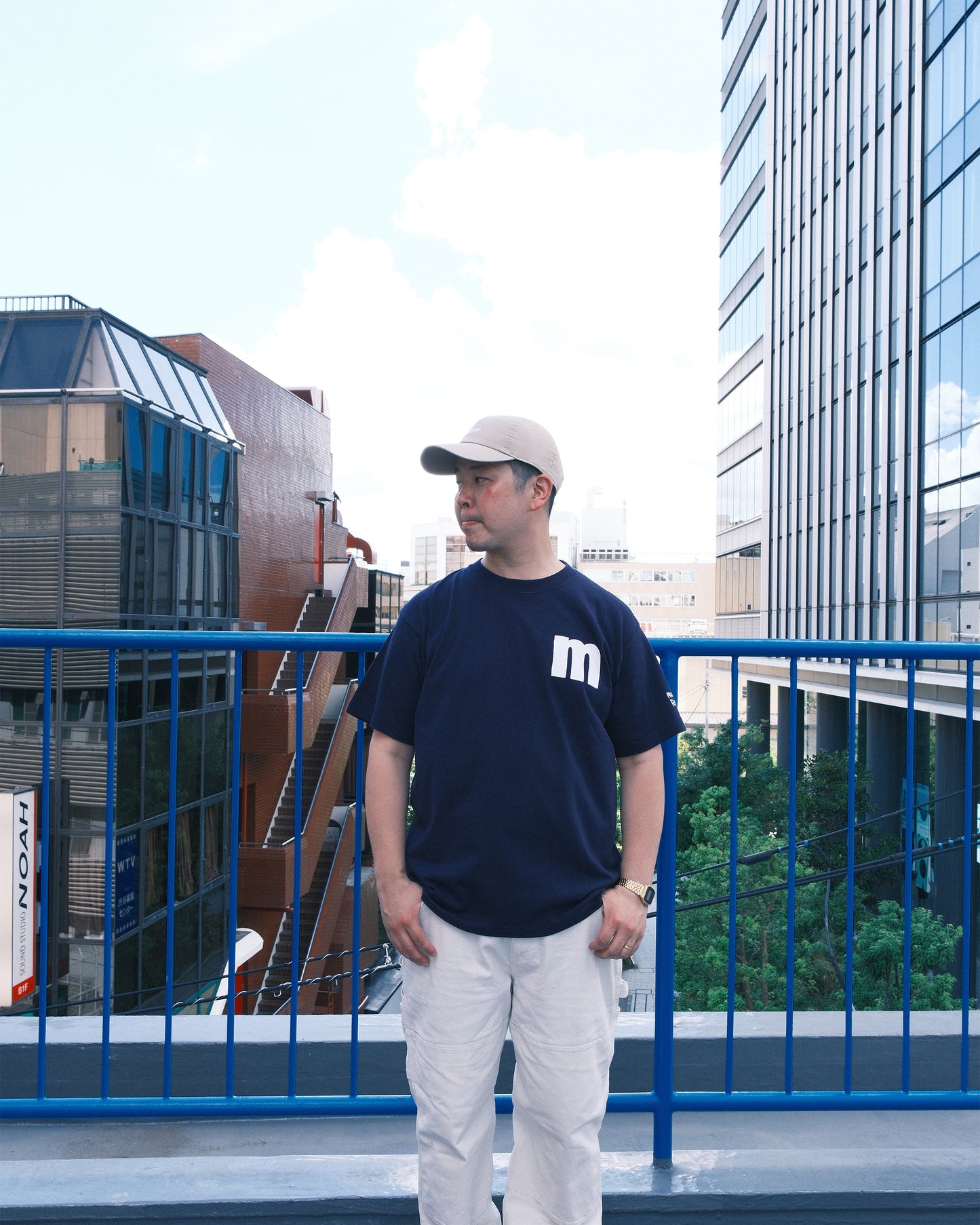 SAMUEL × Manhattan Records M ILLUST LOGO S/S TEE