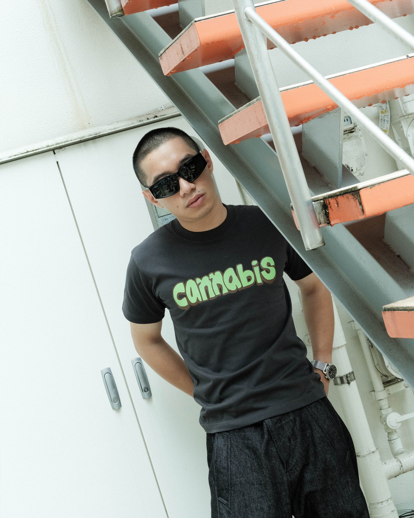 SAMUEL × CANNABIS LOGO S/S TEE