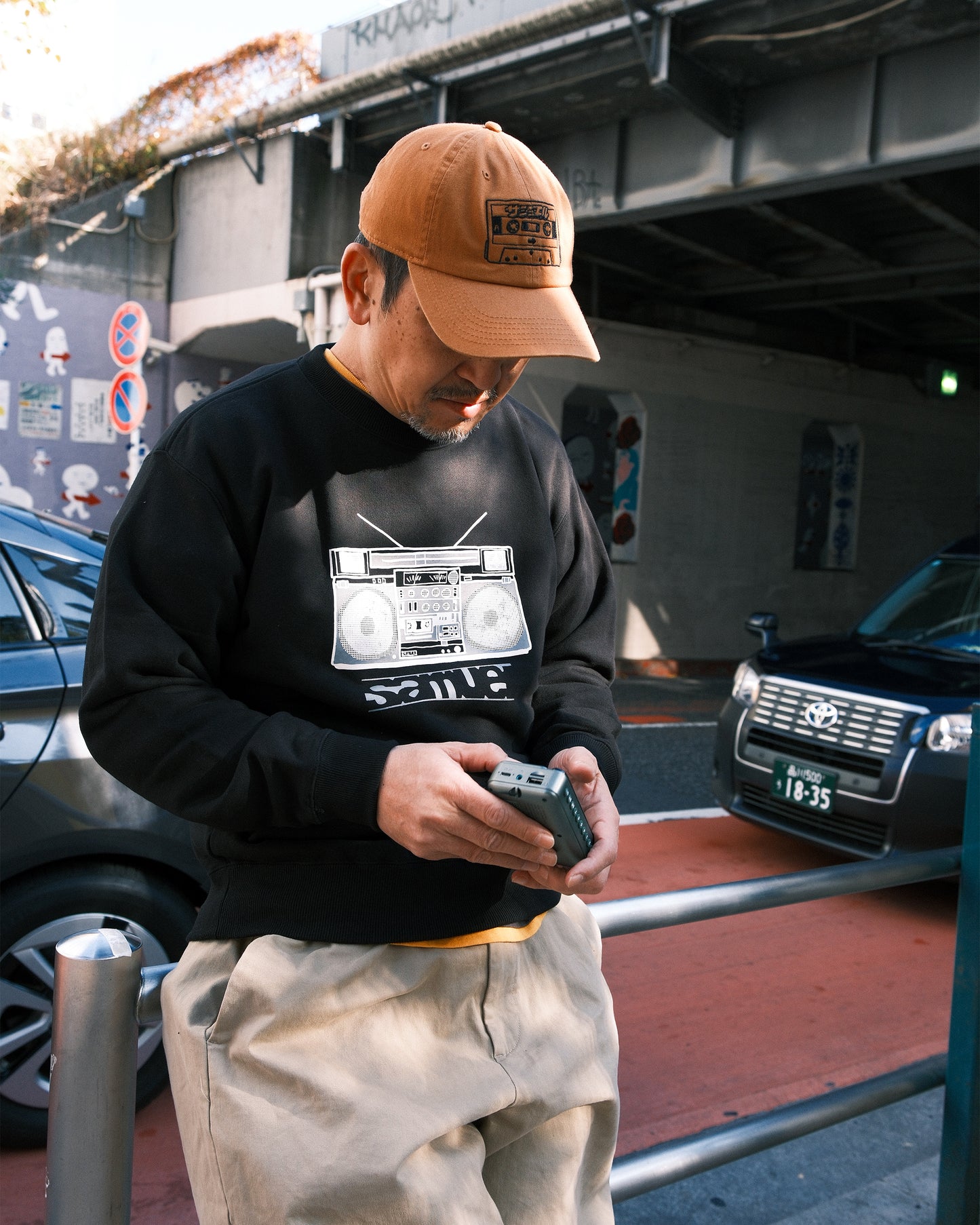 SAMUEL RADIO CASSETTE90 CREWNECK SWEAT SHIRT