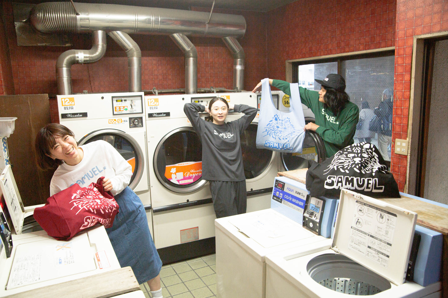 SAMUEL × SHIMAO MAHO FOOTPRINTS LOGO L/S TEE