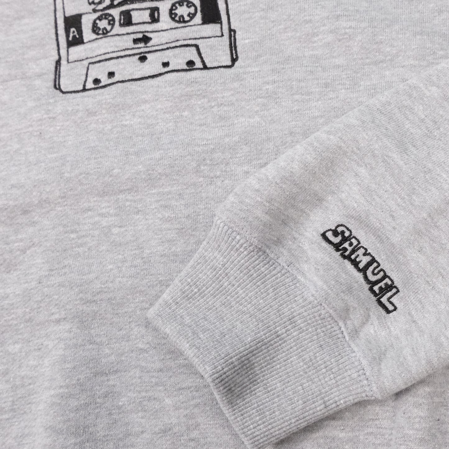 SAMUEL CASSETTE TAPE ENBROIDERY SWEAT SHIRT
