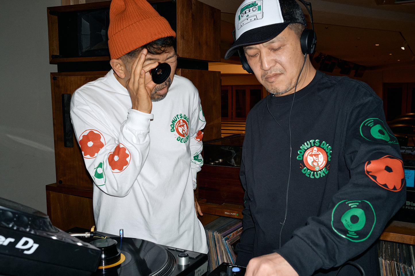 SAMUEL DONUTS DISCO DELUXE LONG SLEEVE TEE